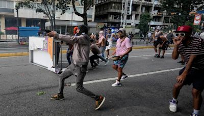 Las protestas masivas en Venezuela dejan al menos seis muertos y cientos de detenidos