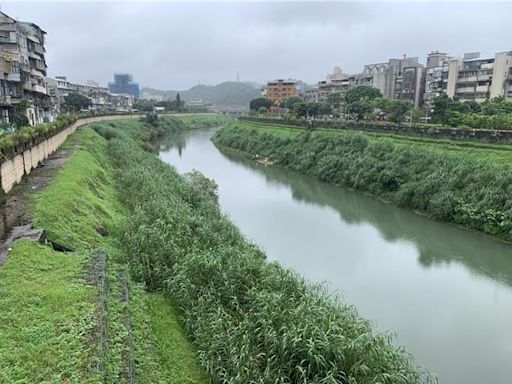 基隆迎汛期立委會勘七堵清淤 要求水利署改善 - 基隆市