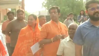 "We Are Not VIPs": Gorakhpur BJP Candidate Ravi Kishan Waits In Queue To Vote