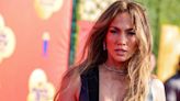 Jennifer Lopez ditches her long locks for new short ‘lob’ haircut