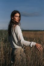 Outdoor Fashion Photography | Field Editorial Photoshoot Inspiration ...
