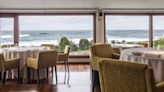 El restaurante con estrella Michelin en un pueblo gallego que se encuentra frente al mar y presume de unas vistas increíbles