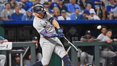 Giancarlo Stanton takes BP as he returns from injury before Yankees' series vs. Phillies