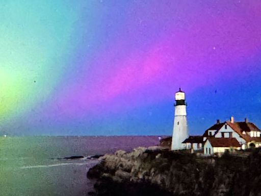 FOTOS | Impresionantes auroras boreales iluminan los cielos, consecuencia de la tormenta solar