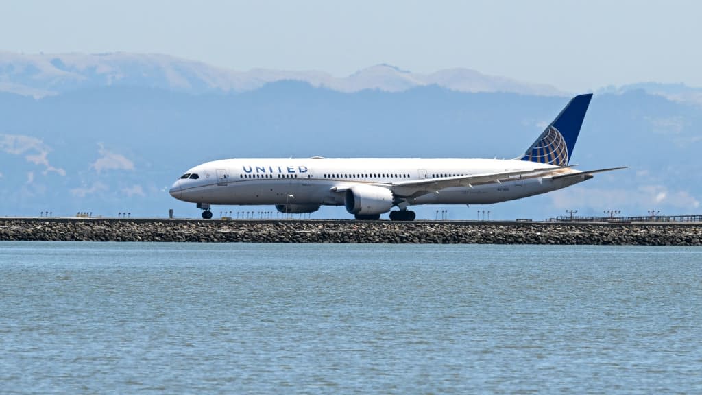 United Airlines Flight Grounded Due to ‘Biohazard’ Caused by Vomiting Crew