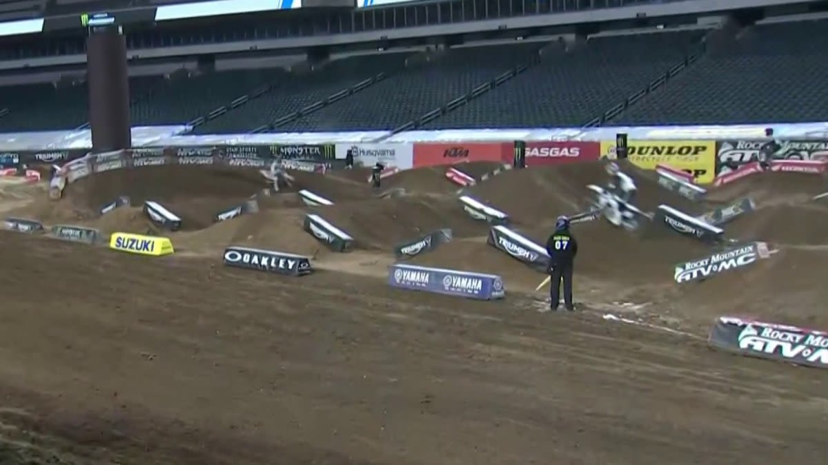 Supercross roars into South Philadelphia