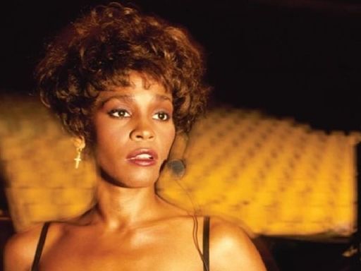 When Whitney Houston Moved America to Tears With Her Powerful Rendition of National Anthem at 1991 Super Bowl