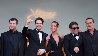 ‘Beating Hearts’ World Premiere Gets 15-Minute Standing Ovation – Cannes Film Festival