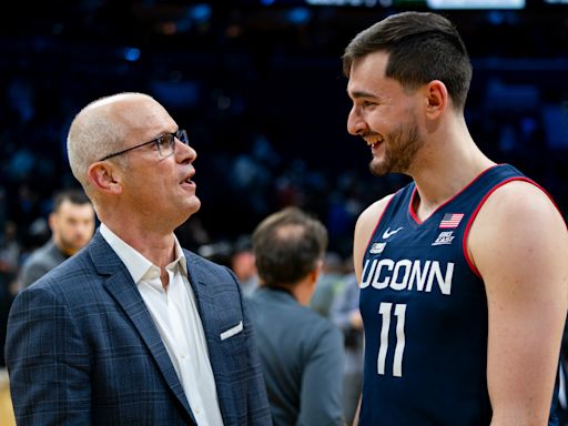 Alex Karaban’s mom explains why he's returning to UConn men's basketball: ‘Wants to make history’