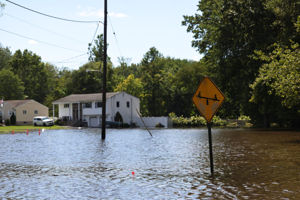 U.S. Senate panel divided over climate as cause of rising insurance premiums