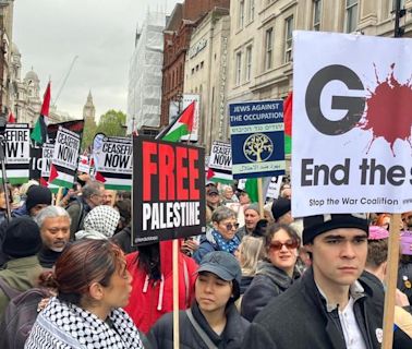 Decenas de miles de personas piden en Londres un alto el fuego en Gaza