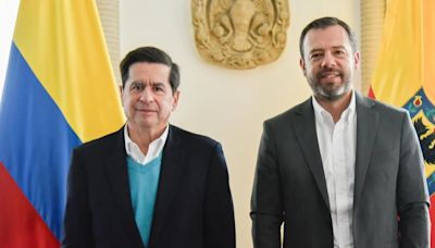 Ministro Juan Fernando Cristo y el alcalde Galán se reunieron para acordar la reubicación de comunidades indígenas en Bogotá