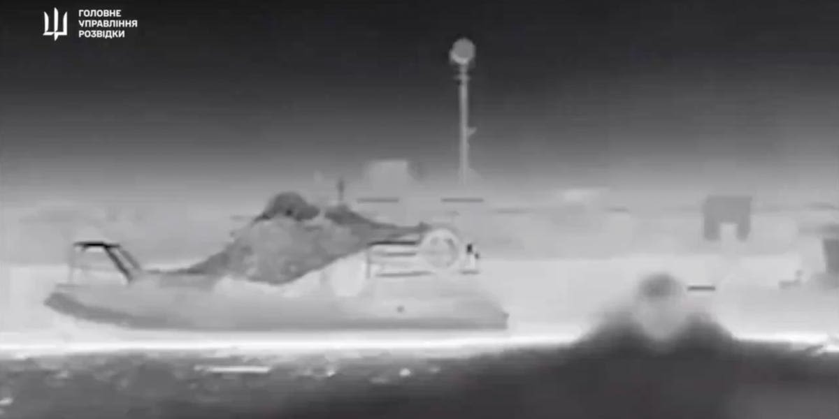 Watch an exploding Ukrainian drone boat dodge fire from the air to kill one of the small, high-speed Russian ships still fighting in the Black Sea