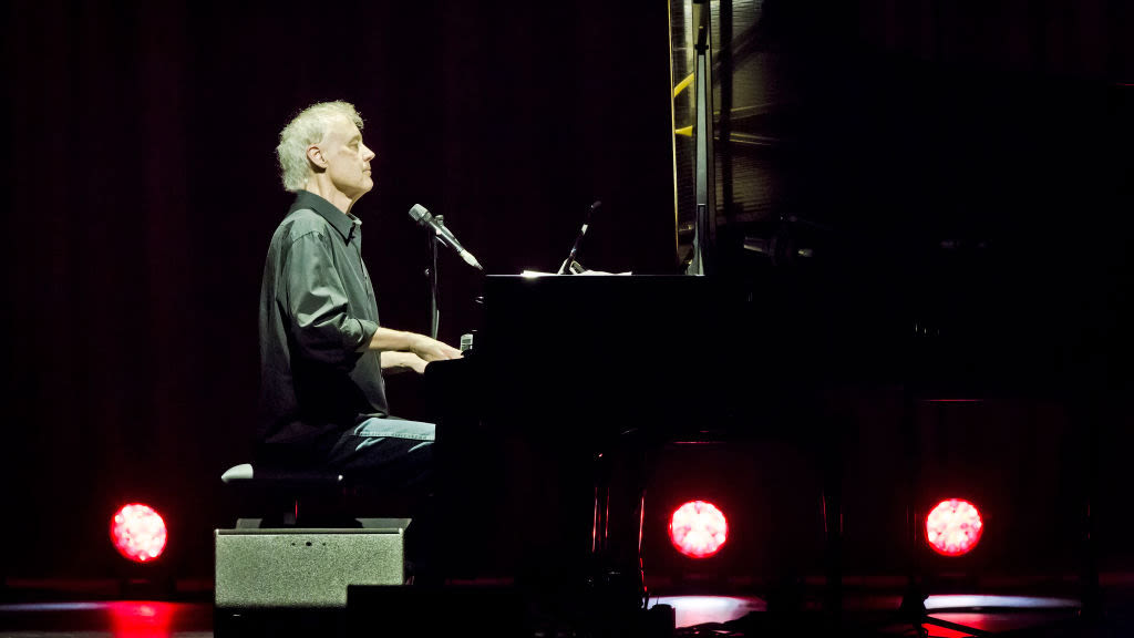 A pro keyboardist gives you 5 ways to play piano like Bruce Hornsby