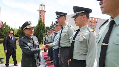 參與陸專校慶 陸軍司令鍾樹明：士官是部隊靈魂人物 - 自由軍武頻道