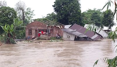 Assam flood situation grim; stranded rescue team, fishermen airlifted to safety - The Shillong Times