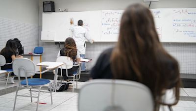 Governo mantém posição sobre reajuste salarial de professores federais em 2024