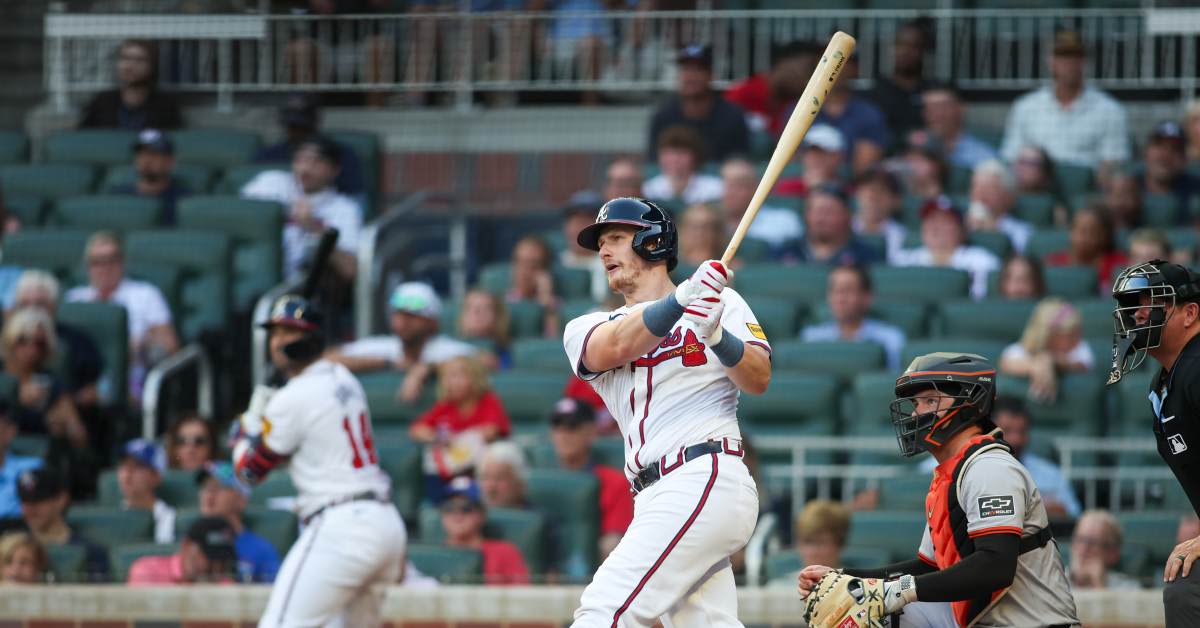 Braves Can't Complete Rally, Drop Series Opener to Giants