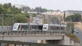 El Metro de Sevilla se queda pequeño por falta de trenes