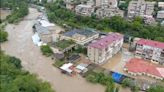 Inundações na Armênia deixam um morto e vilarejos isolados e fazem centenas de pessoas abandonarem casas; vídeos