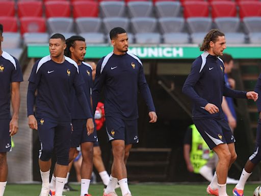 France star, 28, considering retirement after only 15 minutes at Euro 2024