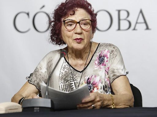 Juana Castro ve bien que se incluya a una poeta entre las mujeres más influyentes