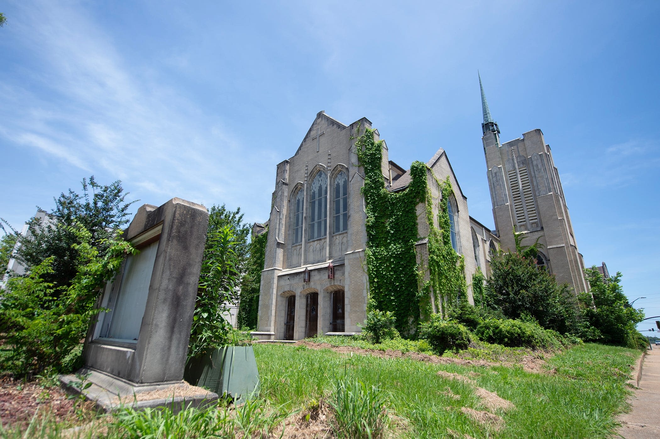 'One of the landmarks:' Long abandoned First Christian Church to be demolished for parking