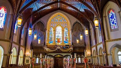 North Side church will host summer solstice tours of its Tiffany stained glass windows