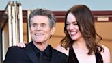 Emma Stone et Willem Dafoe à Cannes : joyeux perturbateurs sur le tapis rouge