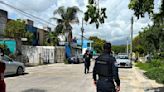Cancún: sicarios balean a hombre en su patio; ocurrió en la región 217