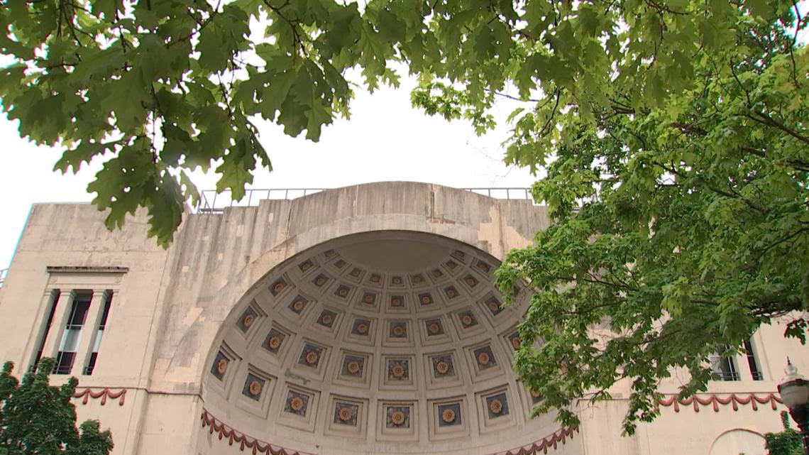 Police: 1 dead after falling at Ohio Stadium during graduation ceremony