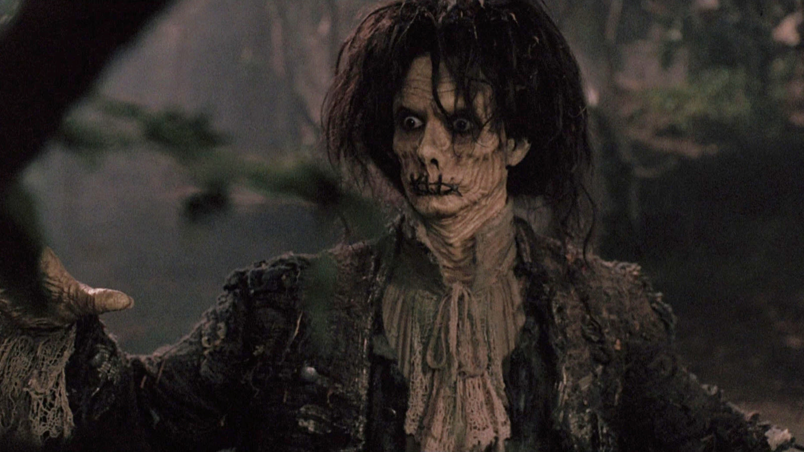 Star Trek's Doug Jones Pulled Off A Disgusting Practical Effect For Hocus Pocus - SlashFilm