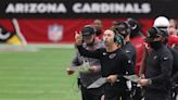 Cardinals despiden a entrenador de línea ofensiva por incidente en México