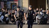 Paris : Que sait-on de l’auteur de l’attaque d’un policier près des Champs-Élysées, mort des suites de ses blessures ?