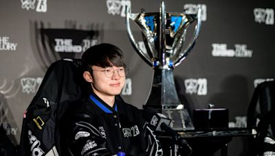韓國LOL戰隊T1電競世界盃奪冠 選手Faker抱走MVP