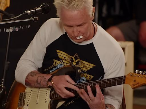 Mike McCready recalls meeting Eddie Van Halen – and tries his hand at playing Eruption off the cuff