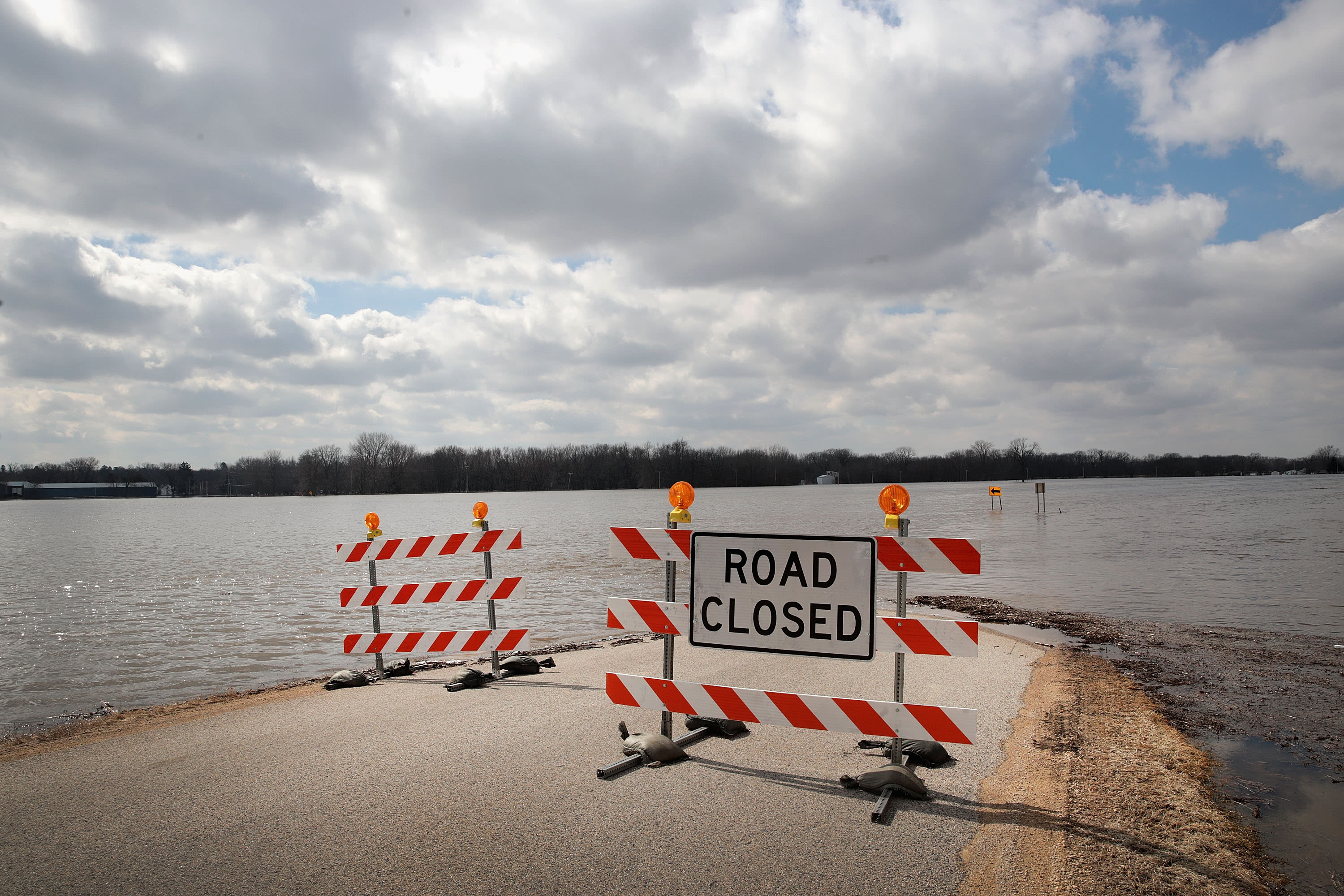 Coroner identifies remains found in car in river as men missing since 1976