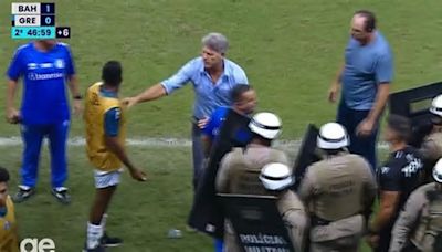 Surrealista reacción del DT de Gremio, Renato Gaucho, por expulsión de un jugador en el fútbol brasileño
