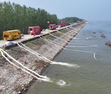 團洲垸第3道防線建成 三峽水庫今年首開閘洩洪