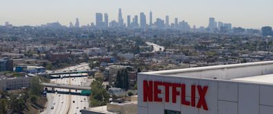 Netflix Talks to Investors for Possible First Blue-Chip Bond