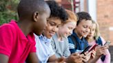 Nueva York alista ley para limitar adictivo algoritmo de redes sociales para menores