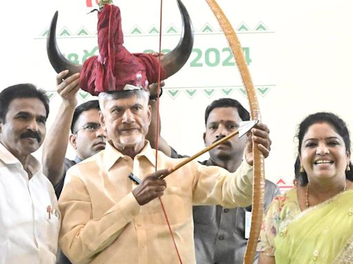 World Adivasi Day: Chandrababu Naidu promises steps to ensure ‘zero poverty’ among tribals in Andhra Pradesh