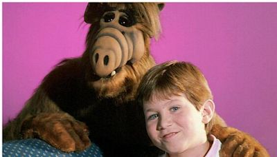 Murió Benji Gregory, el niño de la serie 'Alf', a los 46 años; lo hallaron dentro de carro