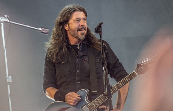 Dave Grohl Pays Tribute to Tenacious D With — What Else? — Impromptu ‘Tribute’ Cover