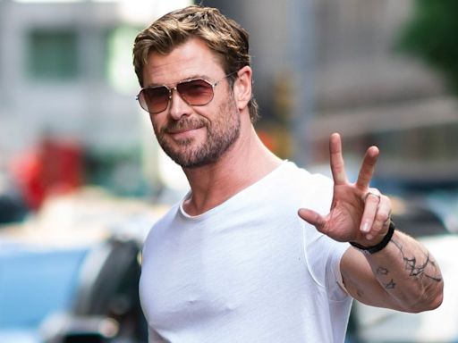 Chris Hemsworth Steps Out in New York City, Plus Priyanka Chopra, Pedro Pascal and More