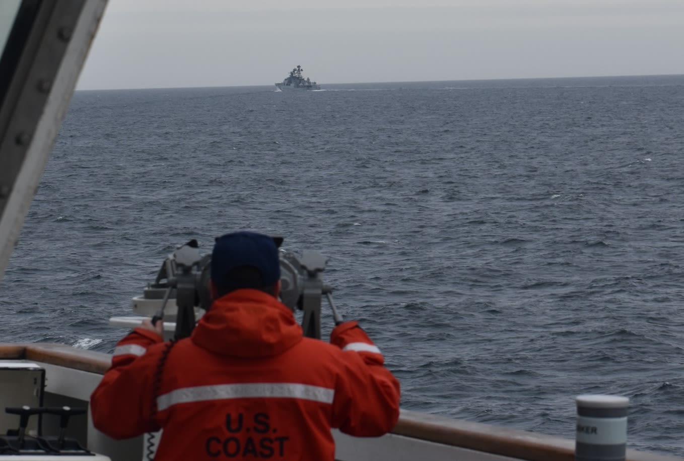 Chinese navy ships in close encounter off U.S.