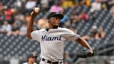 Relevista dominicano cumple sueño: debuta con los Marlins en Grandes Ligas. Un cubano sube en las Menores