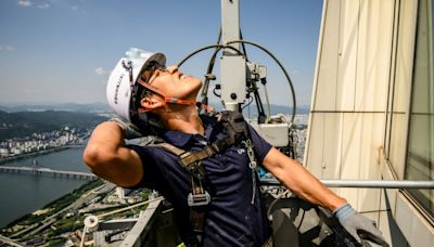 South Korea's skyscraper window cleaner with a fear of heights