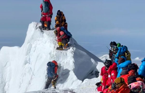 Terrifying Footage of Mount Everest Cornice Accident Aftermath