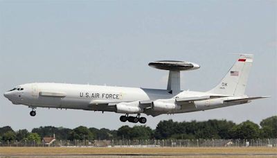 美空軍E-3B空中預警機進入我西南空域 共機又嗆聲 - 自由軍武頻道